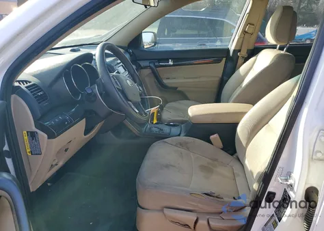 2011 Kia Sorento Base z USA, uszkodzony, nr VIN 5XYKT3A14BG085740